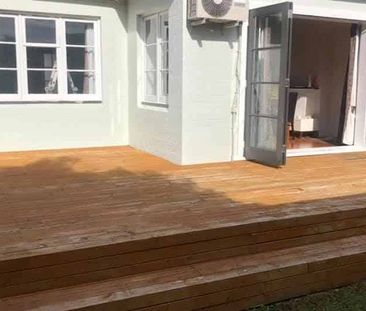 3 beds, Securely fenced. Washer, Dryer Dishwasher. - Photo 1