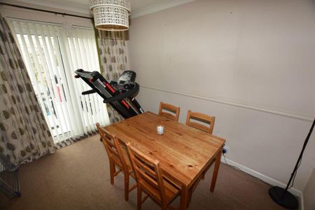 3 bedroom detached house to rent - Photo 3