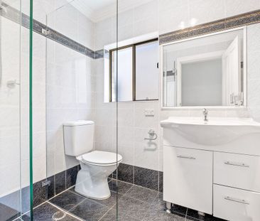 Stylish 3-Bedroom Townhouse in Bexley - Modern Comfort, Prime Locat... - Photo 4