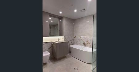 3 beds 2 baths 2 cars spaces - Photo 5