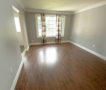 **RENOVATED MAIN UNIT FOR RENT IN ST. CATHARINES!** - Photo 2