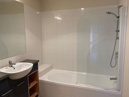 Apartment Living - Photo 4