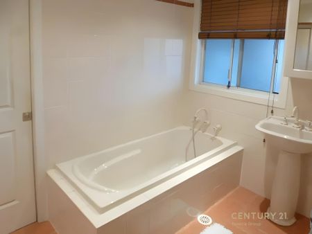 5 Bedroom Home with Inground Pool - Photo 4