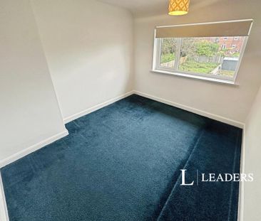 3 bedroom house to rent Rowley Avenue, Newcastle, Staffordshire, ST5 - Photo 4