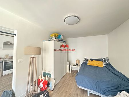 RUE DE LA PAROISSE A VERSAILLES APARTEMENT MEUBLE 2 PIECES 29.80 m2 - Photo 5