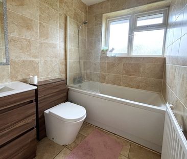 2 Kingfield Drive, Woking - 2 bedrooms Property for lettings - Seym... - Photo 6