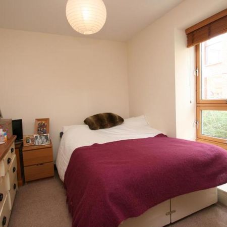 A really good size two bed, two bathroom in the ever popular Horizon development in the center of the city. - Photo 3