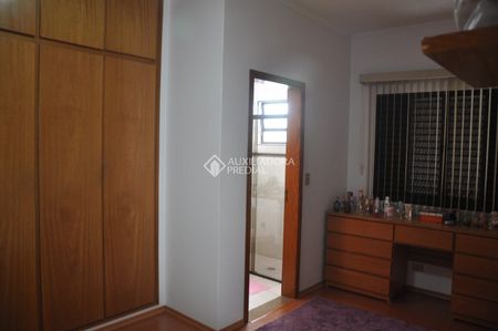 Sobrado com 4 quartos e 267m² para alugar em Vila Camilópolis, Santo André. - Photo 5