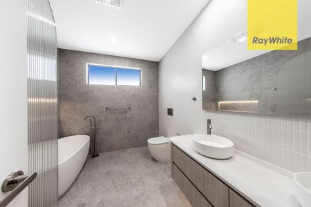 ELEGANT FIVE BEDROOM MASTERPIECE IN AN EXCEPTIONAL LOCATION - MUST VIEW - Photo 5