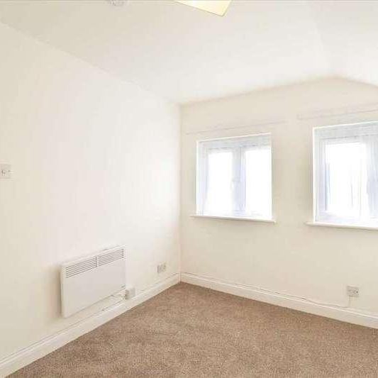 High Street, Burton Latimer, NN15 - Photo 1