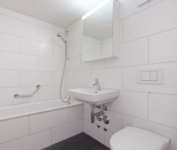 quartier résidentiel ensoleillé dans un environnement adapté aux en... - Photo 2