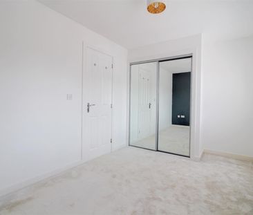 2 Bedroom House to let - Photo 4