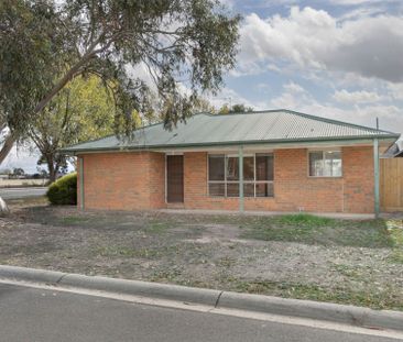 QUALITY 3 BEDROOM IN QUIET LOCATION - Photo 6