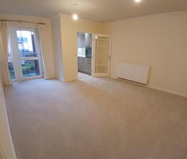 Spitfire Lodge, Portswood - Photo 2