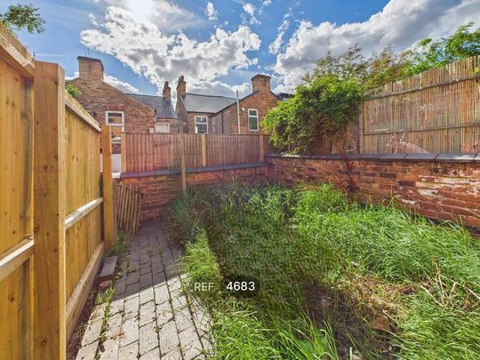 2 bedroom terraced house to rent - Photo 1