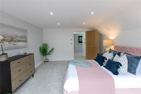 2 bedroom penthouse to rent - Photo 4