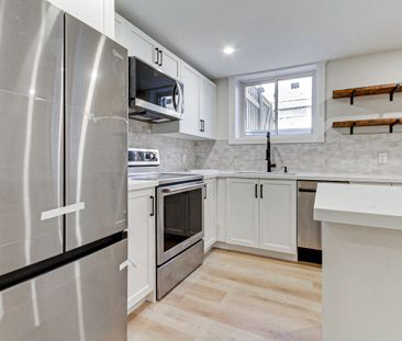 For Lease - 4 Carrington Place Unit# B, Bradford West Gwillimbury, ... - Photo 3