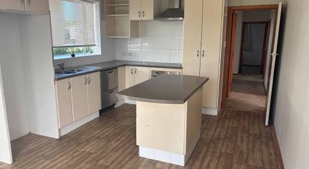 Charming 3BR Home in Morrinsville - Photo 2