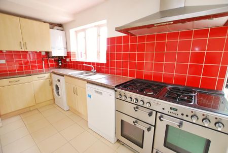 3 bedroom terraced house to rent - Photo 4