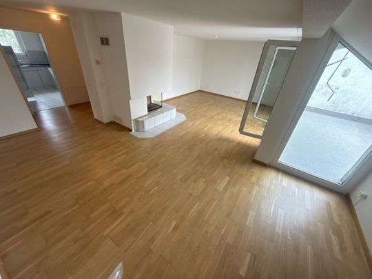Grosszügige 4.5 Zimmer-Wohnung mit Cheminée in Seenähe! - Foto 1