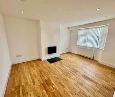 Adderwell Close, Frome, BA11 - Photo 1