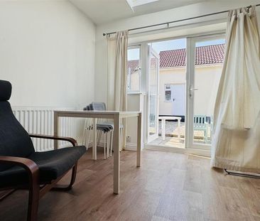 4 bedroom terraced house to rent - Photo 6