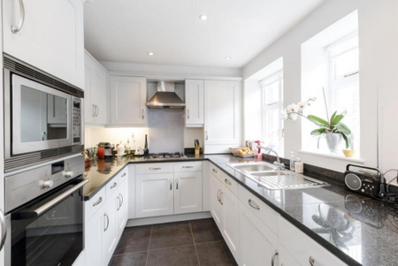 3 bedroom apartment to rent - Photo 5