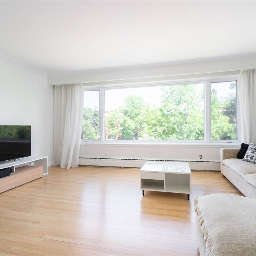 Apartment for rent in Ville Mont-Royal | 4 bedrooms and furnished - Photo 1