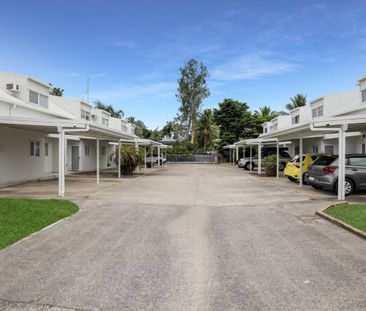 Fully Air Condiitoned Townhouse - Gated Complex - Pool - Photo 2
