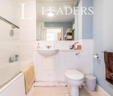 1 bedroom apartment to rent Station Approach, Epsom, KT19 - Photo 2