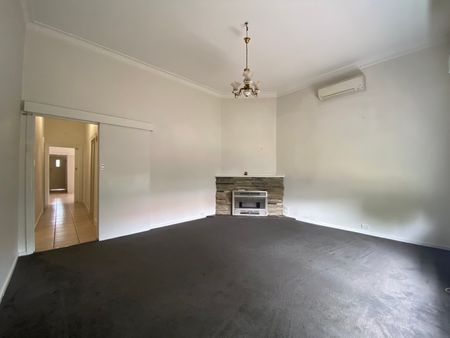23 Clyde Street, Thornbury VIC 3071 - House For Rent | Domain - Photo 2
