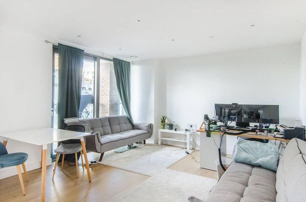 2 Bed Flat, Heritage Tower, E14 - Photo 1