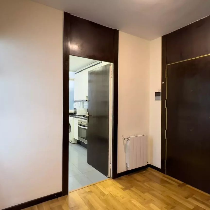 2-bedroom apartment for rent in La Nova Esquerra de l'Eixample, bills included - Photo 1