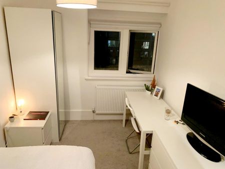 Addison Bridge Place, . - Photo 4