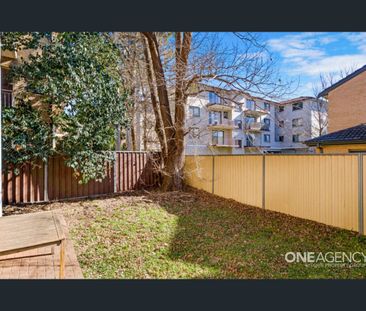 Convenient and fully renovated townhouse - Photo 1