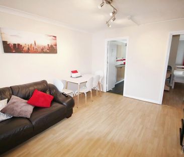 1 bedroom in a house share to rent - Photo 4