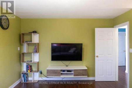 341 MIAMI DRIVE - Photo 2