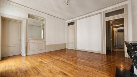 Location Appartement 4 pièces 148m² BESANCON 25000 - Photo 4