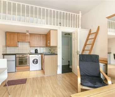 Walpole Gardens, London, W4 4HG - Photo 6
