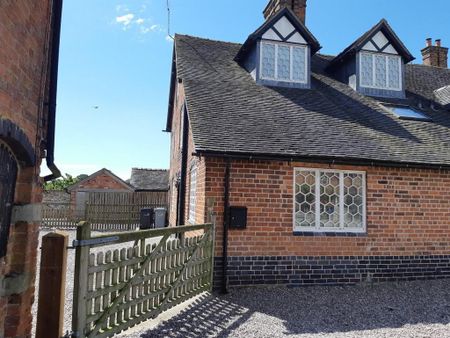 2 bedroom semi-detached house to rent - Photo 4