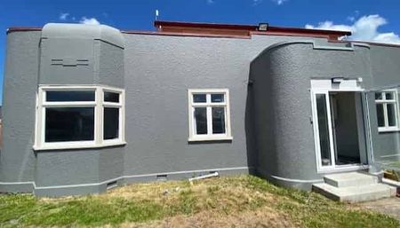 Three Bedroom - City Centre. - Photo 2