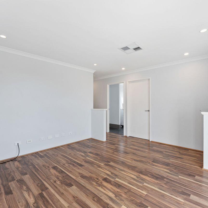 Three Bedroom Family Home - Photo 1