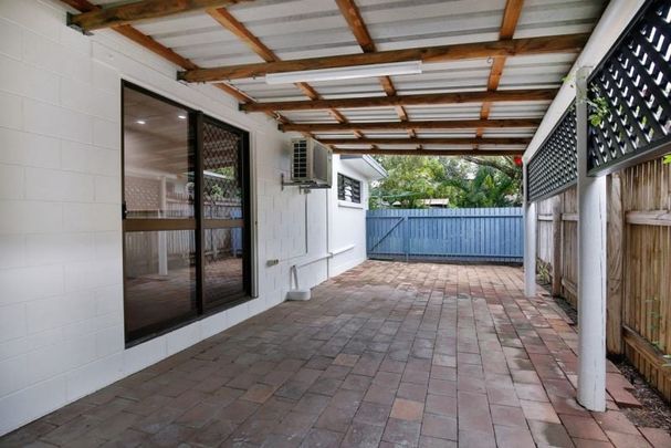 38 Marlynda Avenue, Cranbrook - Photo 1