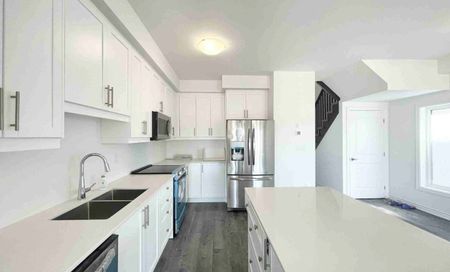 For Lease - 26 Bellhouse Avenue, Brantford, Ontario - Photo 3