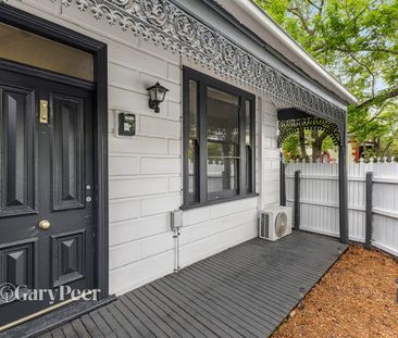 Spacious 2 Bedroom in Prime South Yarra Location - Photo 3