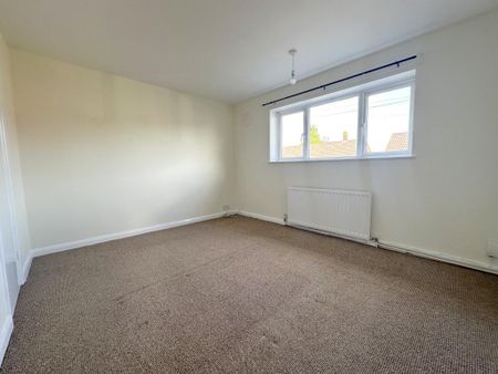 3 bedroom end of terrace house to rent - Photo 4