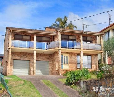 Spacious Coastal Living - Walk to Kendalls Beach - Photo 3