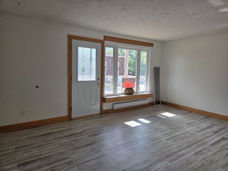 For Lease - 429 Austen Court Unit# 42, Oshawa, Ontario - Photo 2