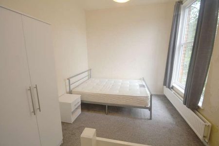 Beaconsfield, Fallowfield, Manchester, M14 - Photo 4