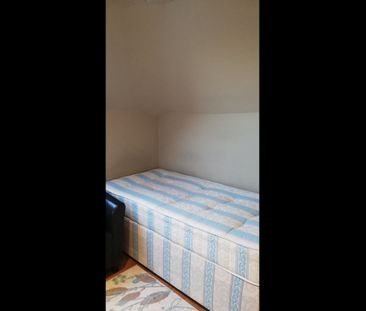 Room in a Shared House, Lynton Road, W3 - Photo 1